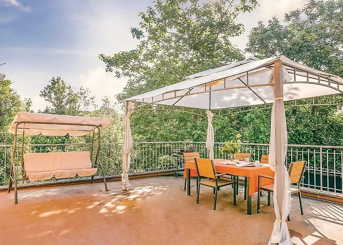 Apartment La